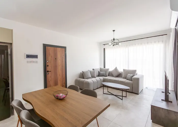 公寓 River Stream Pm 凯里尼亚