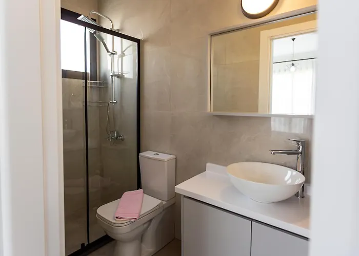 River Stream Pm 公寓 凯里尼亚